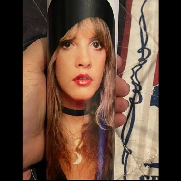 STEVIE NICKS CANDLE! Brand NEW FLEETWOOD MAC Beautiful UNSCENTED RED WAX - Picture 2 of 9